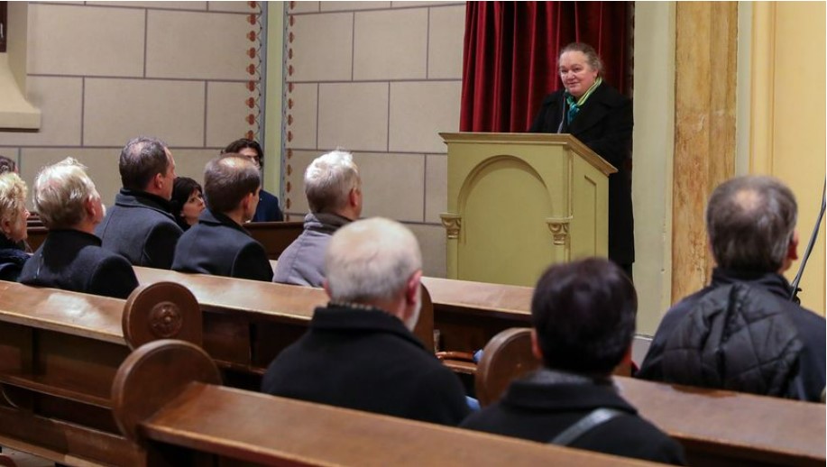 dr. Kapiller Sarolta ünepi beszédet mond